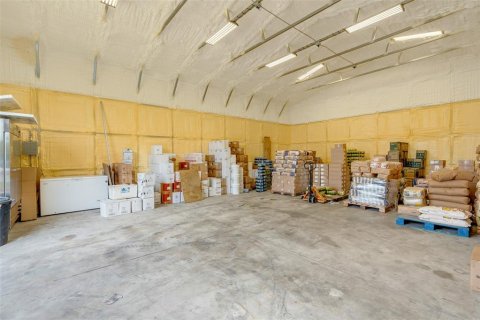 Commercial property in Longwood, Florida 225.94 sq.m. № 2404608 - photo 7