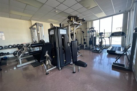 Condominio en venta en Hallandale Beach, Florida, 1 dormitorio, 72.46 m2 № 1698215 - foto 11