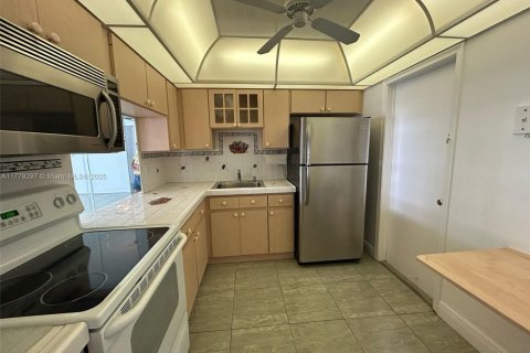 Condominio en venta en Hallandale Beach, Florida, 1 dormitorio, 72.46 m2 № 1698215 - foto 4