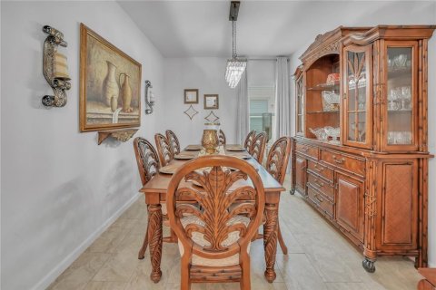 House in Davenport, Florida 3 bedrooms, 168.62 sq.m. № 1813289 - photo 9