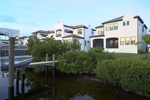 Casa en alquiler en Ruskin, Florida, 3 dormitorios, 234.49 m2 № 1910391 - foto 1