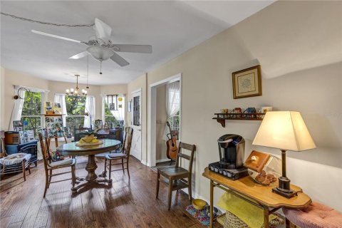 House in Apopka, Florida 4 bedrooms, 247.03 sq.m. № 1755081 - photo 25
