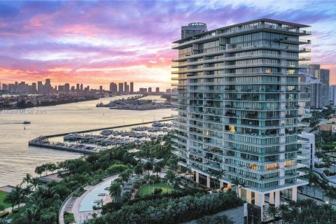 Copropriété à vendre à Miami Beach, Floride: 3 chambres, 288.28 m2 № 1934268 - photo 1