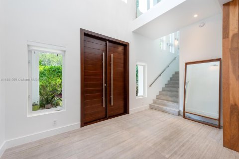 Villa ou maison à louer à Miami, Floride: 5 chambres, 401.62 m2 № 1878002 - photo 2