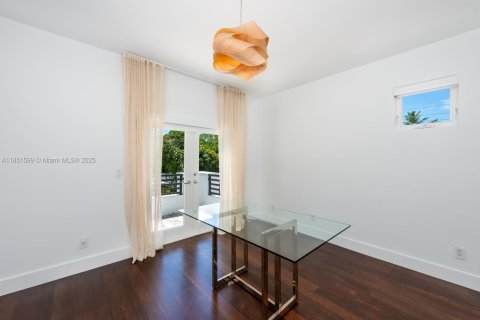Villa ou maison à louer à Miami, Floride: 5 chambres, 401.62 m2 № 1878002 - photo 23