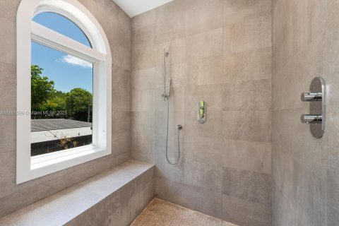 Villa ou maison à louer à Miami, Floride: 5 chambres, 401.62 m2 № 1878002 - photo 19