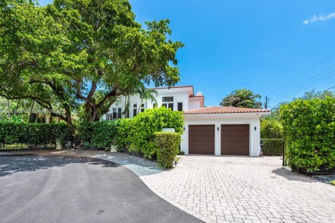 Villa ou maison à louer à Miami, Floride: 5 chambres, 401.62 m2 № 1878002 - photo 1