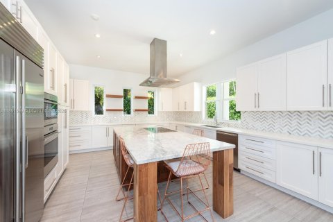 Villa ou maison à louer à Miami, Floride: 5 chambres, 401.62 m2 № 1878002 - photo 9