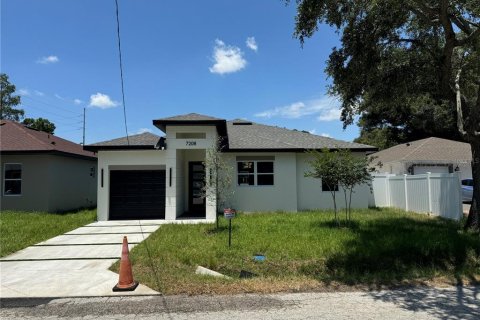 Casa en venta en Tampa, Florida, 3 dormitorios, 139.35 m2 № 1643143 - foto 1