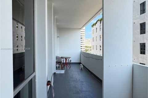 Купить кондоминиум в Корал-Гейблс, Флорида 1 спальня, 78.04м2, № 2090126 - фото 22
