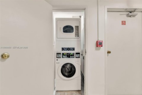 Купить кондоминиум в Корал-Гейблс, Флорида 1 спальня, 78.04м2, № 2090126 - фото 30