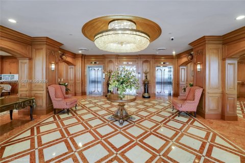 Купить кондоминиум в Корал-Гейблс, Флорида 1 спальня, 78.04м2, № 2090126 - фото 2