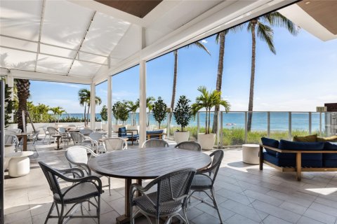 Condominio en alquiler en Fort Lauderdale, Florida, 1 dormitorio, 125.88 m2 № 1185588 - foto 1