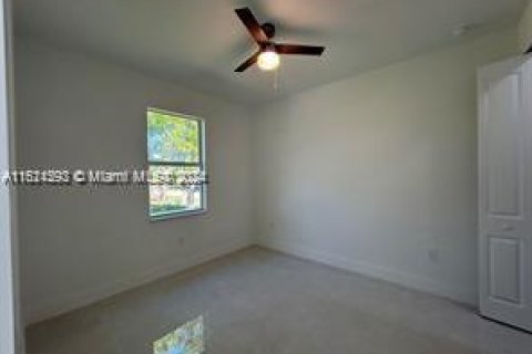 House in Lehigh Acres, Florida 3 bedrooms, 128.86 sq.m. № 1270912 - photo 10