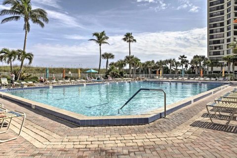 Condo in Fort Pierce, Florida, 2 bedrooms  № 1061414 - photo 1