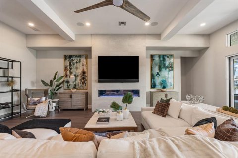 Villa ou maison à vendre à Tampa, Floride: 5 chambres, 553.51 m2 № 2356479 - photo 15