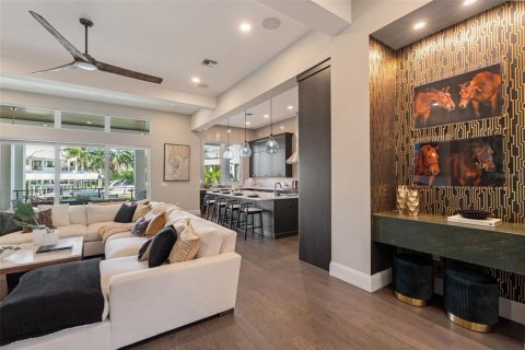 Villa ou maison à vendre à Tampa, Floride: 5 chambres, 553.51 m2 № 2356479 - photo 12