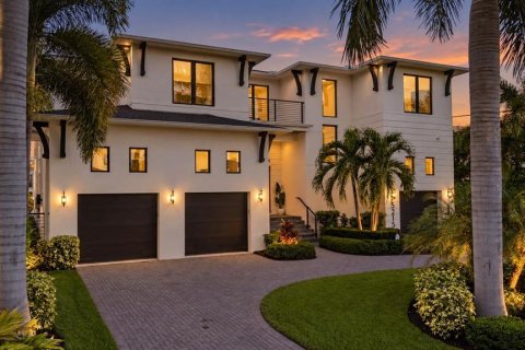 Casa en Tampa, Florida 5 dormitorios, 553.51 m2 № 2356479