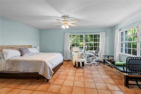Villa ou maison à vendre à North Miami, Floride: 4 chambres, 203.64 m2 № 1969759 - photo 11
