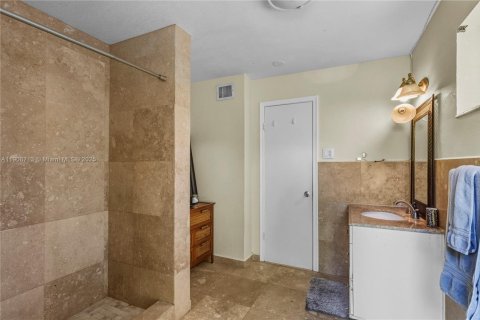 Villa ou maison à vendre à North Miami, Floride: 4 chambres, 203.64 m2 № 1969759 - photo 17