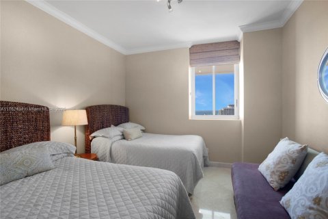 Condo in Miami Beach, Florida, 2 bedrooms  № 1938252 - photo 17