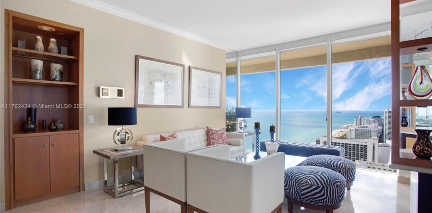 Condo in Miami Beach, Florida, 2 bedrooms  № 1938252