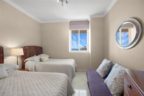 Condo in Miami Beach, Florida, 2 bedrooms  № 1938252 - photo 18