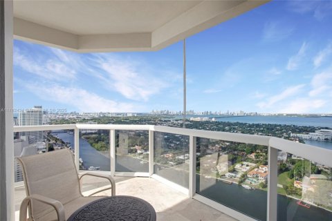 Condo in Miami Beach, Florida, 2 bedrooms  № 1938252 - photo 14
