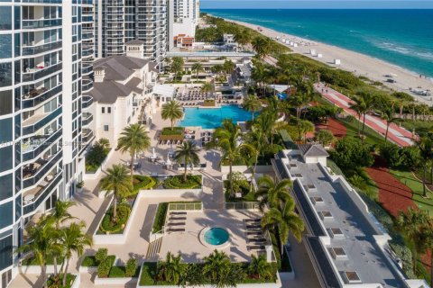Condo in Miami Beach, Florida, 2 bedrooms  № 1938252 - photo 25
