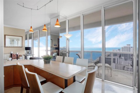 Condo in Miami Beach, Florida, 2 bedrooms  № 1938252 - photo 7