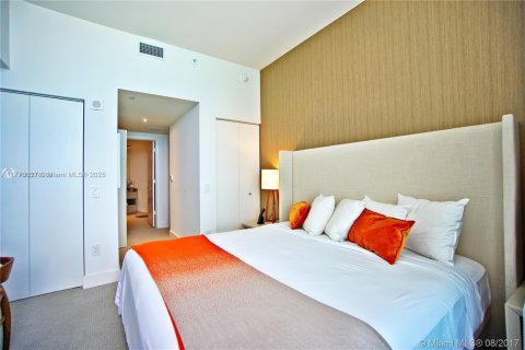 Condo in Hollywood, Florida, 2 bedrooms № 2035646 - photo 16