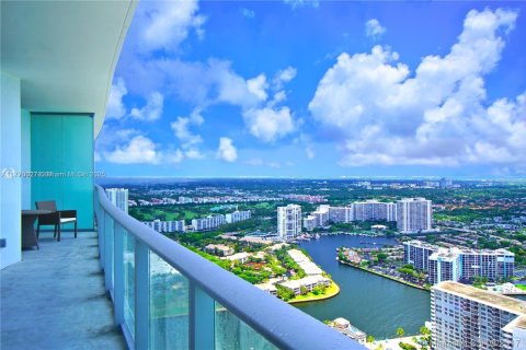 Condo in Hollywood, Florida, 2 bedrooms № 2035646 - photo 9