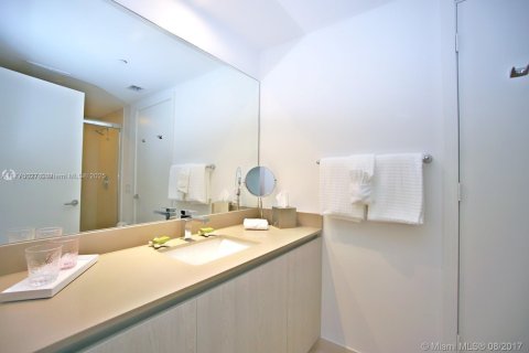 Condo in Hollywood, Florida, 2 bedrooms № 2035646 - photo 25