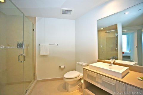 Condo in Hollywood, Florida, 2 bedrooms № 2035646 - photo 20