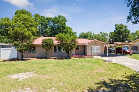 Casa en Auburndale, Florida 3 dormitorios, 148.46 m2 № 2371566