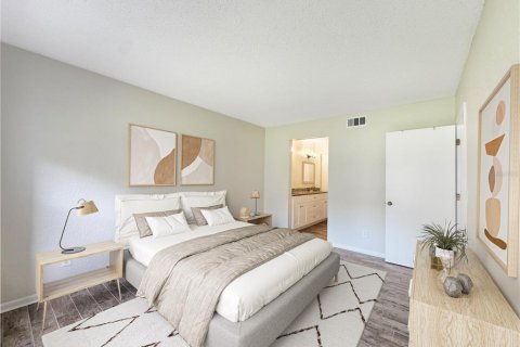 Condo in Saint Petersburg, Florida, 2 bedrooms  № 2237787 - photo 4