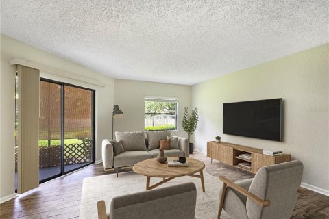 Condo in Saint Petersburg, Florida, 2 bedrooms  № 2237787 - photo 8