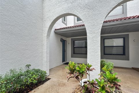 Condo in Saint Petersburg, Florida, 2 bedrooms  № 2237787 - photo 2