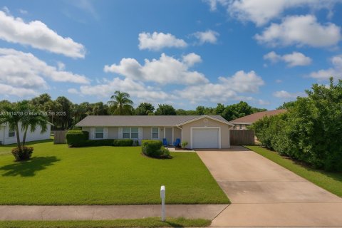 House in Naples, Florida 4 bedrooms, 133.22 sq.m. № 2016280 - photo 4