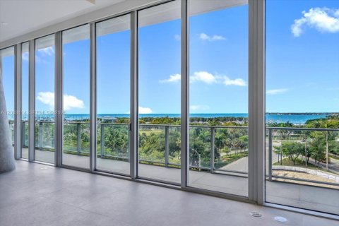 Condominio en venta en Miami, Florida, 5 dormitorios № 2089740 - foto 18