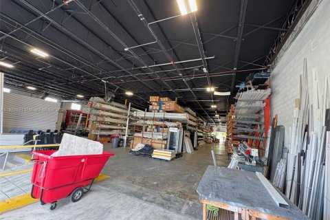 Commercial property in Hialeah, Florida № 1779198 - photo 29