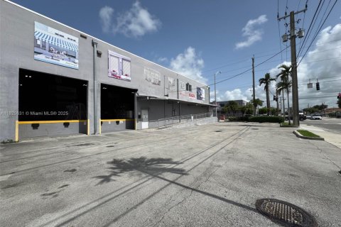 Commercial property in Hialeah, Florida № 1779198 - photo 5