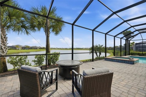 Villa ou maison à Punta Gorda, Floride 4 chambres, 281.22 m2 № 2398339
