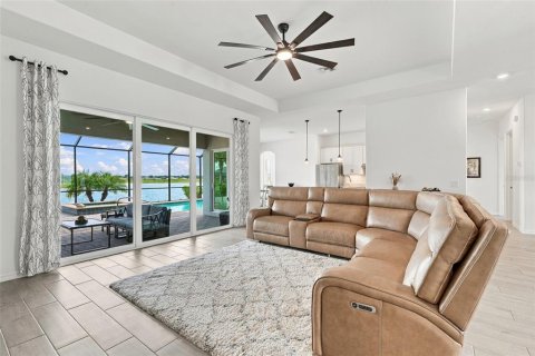 Villa ou maison à vendre à Punta Gorda, Floride: 4 chambres, 281.22 m2 № 2398339 - photo 3