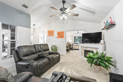 House in Summerfield, Florida 3 bedrooms, 154.03 sq.m. № 1719890 - photo 14