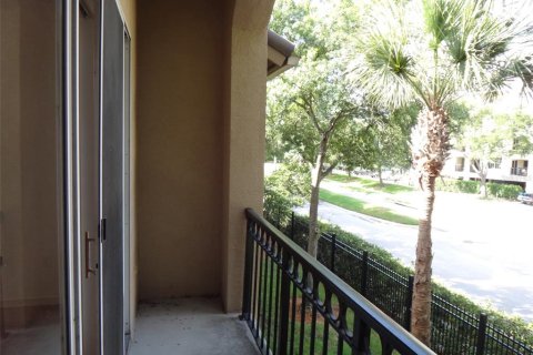 Condo in Tampa, Florida, 2 bedrooms  № 1882859 - photo 9