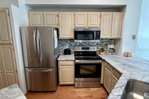 Condo in Tampa, Florida, 2 bedrooms  № 1882859 - photo 12