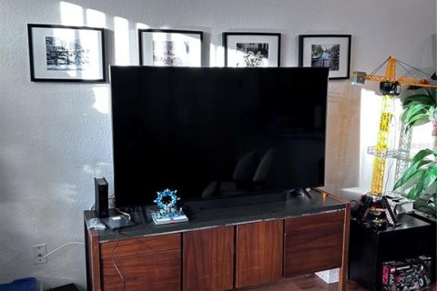 Condo in Tampa, Florida, 2 bedrooms  № 1882859 - photo 6