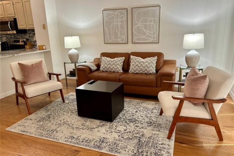 Condo in Tampa, Florida, 2 bedrooms  № 1882859 - photo 8