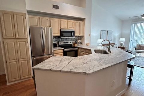 Condo in Tampa, Florida, 2 bedrooms  № 1882859 - photo 11